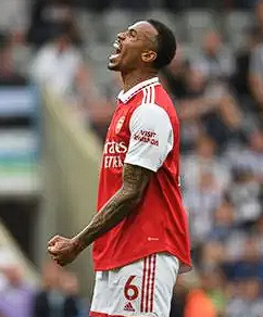 英超第十轮:阿森纳客胜伯恩利,<a href='/news/tag/1087915.html' style='color: blue;'>加布里埃尔</a>荣膺全场最佳