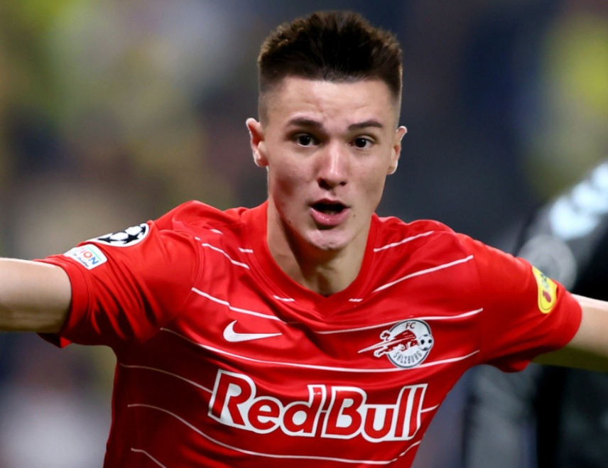 曼联热刺激战平局，舍什科表现引名宿热议