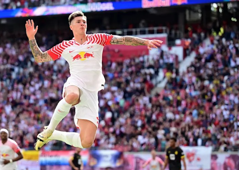 萨哈建言舍什科：汲取伊布气场，融入<a href='/news/tag/267.html' style='color: blue;'>英超</a>节奏